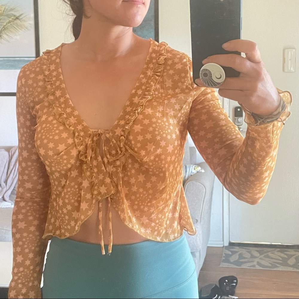 FREE PEOPLE 70s starry tie off crop top